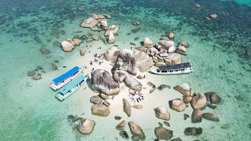 Menikmati Keindahan Alam Pulau Belitung: Pantai dan Batu Granit yang Menawan